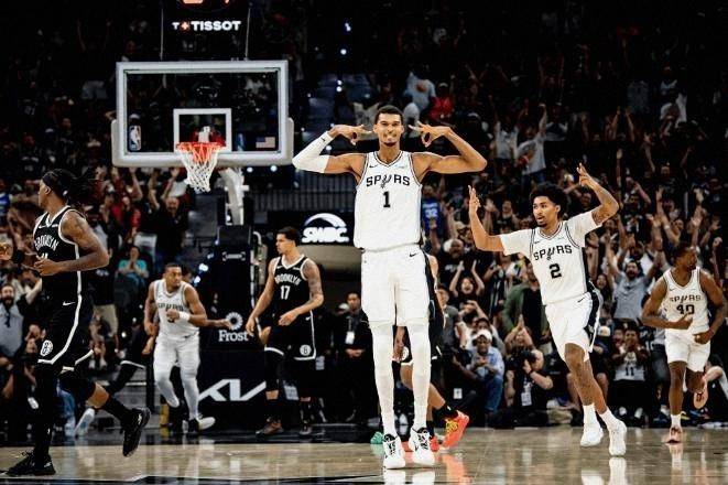 圣安东尼奥马刺发布备战花絮，冲刺阶段再遭质疑，NBA季后赛任务艰巨，医务组通报恢复的简单介绍